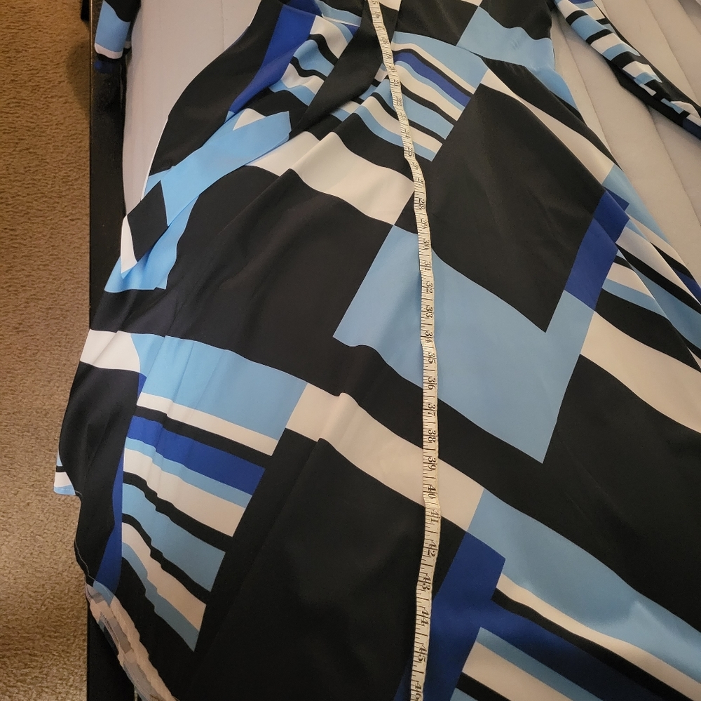 Dress - Picture 4 of 4